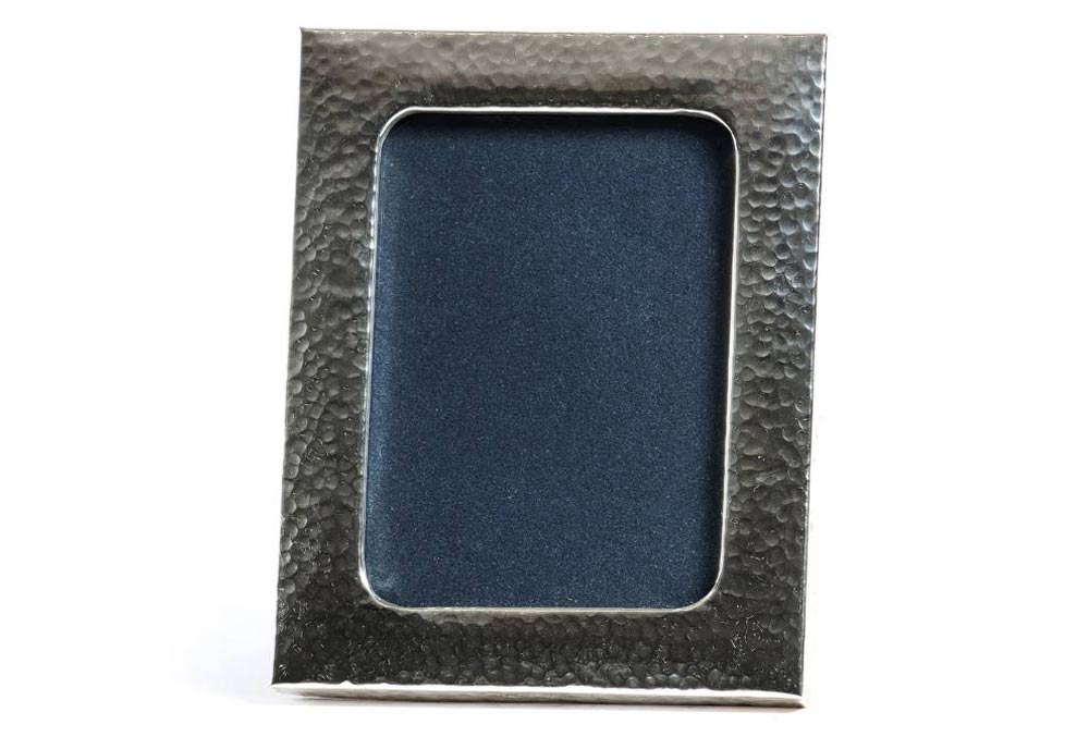 Marco Rectangular Martillado de Plata.