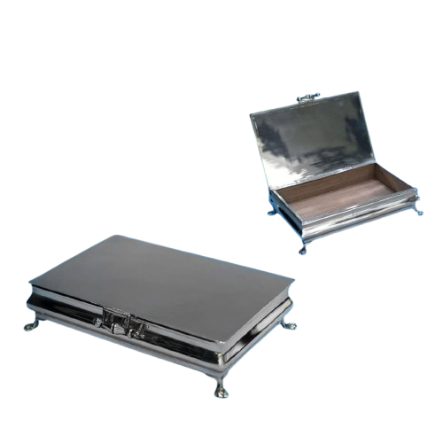 Caja lisa con patas.