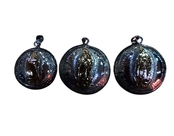 Medalla de la virgen de Guadalupe Abombada.